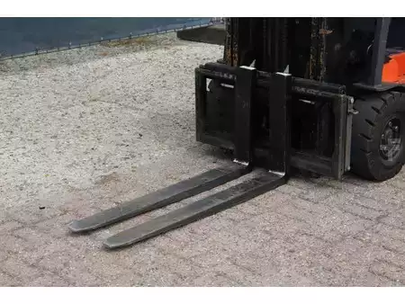 Carrelli elettrici 4 ruote 2005  Toyota 7FBEF15 (10)