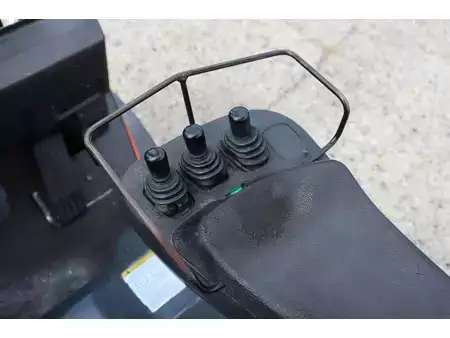Carrelli elettrici 4 ruote 2005  Toyota 7FBEF15 (30)