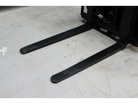 Diesel heftrucks 2011  Toyota 02-8FDF30 (10)