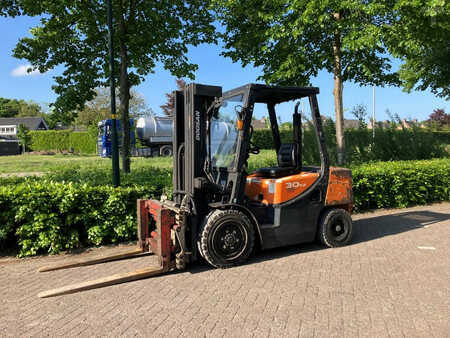 Dieselstapler 2020  Doosan D30GP (1)