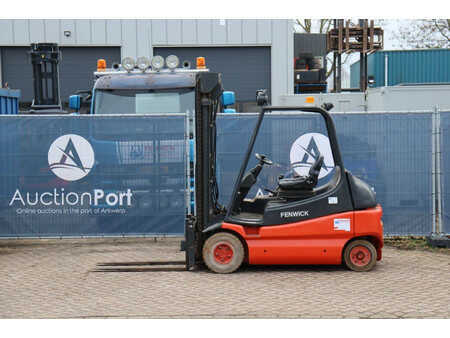 Eléctrica de 4 ruedas 1997  Linde E30-01 (2)