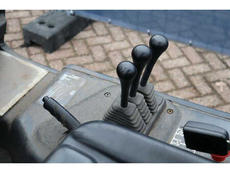 Eléctrica de 4 ruedas 1997  Linde E30-01 (24)