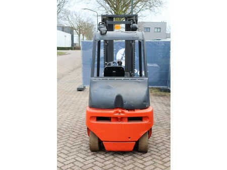 Eléctrica de 4 ruedas 1997  Linde E30-01 (5)