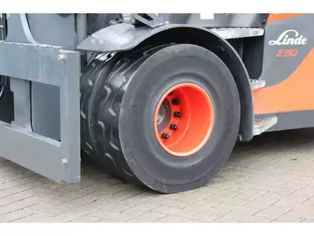 Elektromos 4 kerekű 2018  Linde E80-01/900 (17)