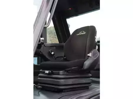 Elektromos 4 kerekű 2018  Linde E80-01/900 (33)