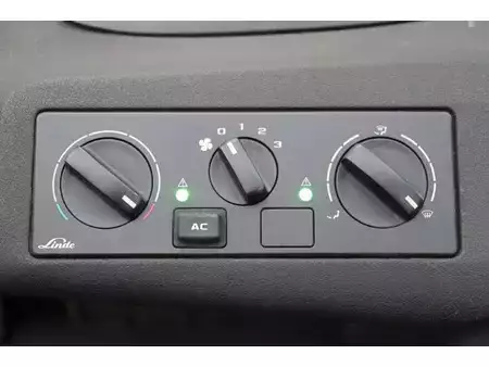 Elektromos 4 kerekű 2018  Linde E80-01/900 (39)