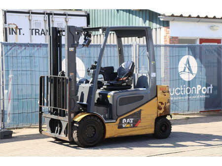 Elektromos 4 kerekű - CAT Lift Trucks 2EP500 (10)