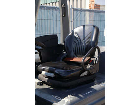 Elektromos 4 kerekű - CAT Lift Trucks 2EP500 (27)