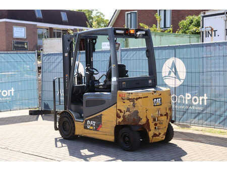 Elektromos 4 kerekű - CAT Lift Trucks 2EP500 (4)