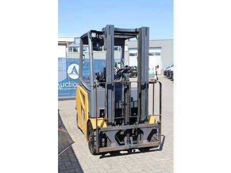 Elektromos 4 kerekű - CAT Lift Trucks 2EP500 (7)