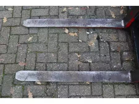 Chariots électriques à 4 roues 2013  Hyster J2.0XNT MWB (11)