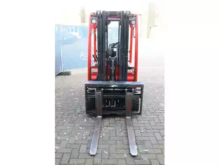 Chariots électriques à 4 roues 2013  Hyster J2.0XNT MWB (8)