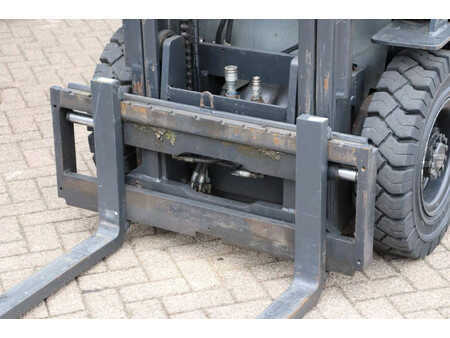 Empilhador a gás 2011  Doosan G25G (13)