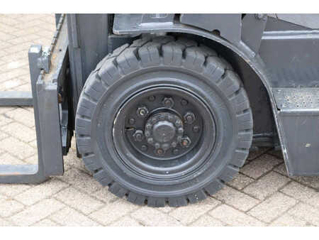 Empilhador a gás 2011  Doosan G25G (16)