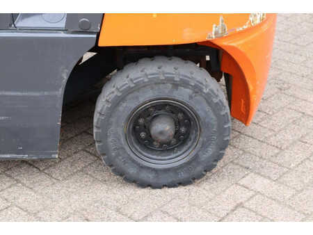 Empilhador a gás 2011  Doosan G25G (17)