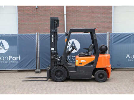 Empilhador a gás 2011  Doosan G25G (2)
