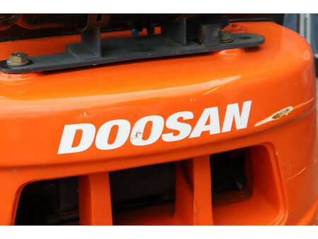 Empilhador a gás 2011  Doosan G25G (22)