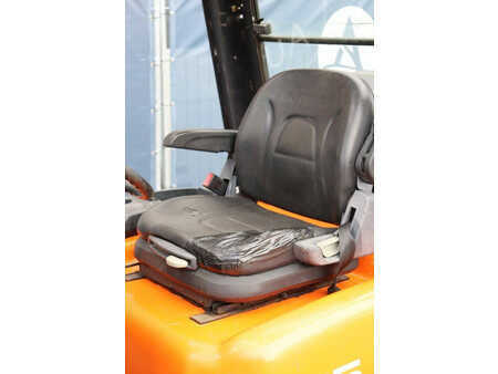 Empilhador a gás 2011  Doosan G25G (26)