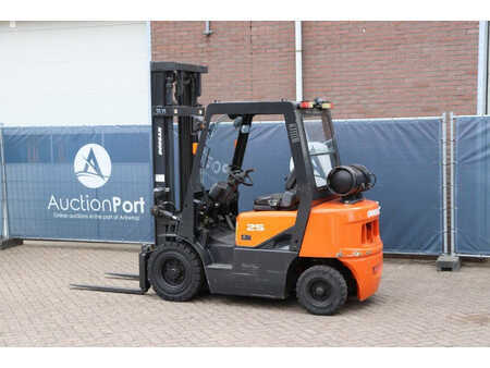 Empilhador a gás 2011  Doosan G25G (3)