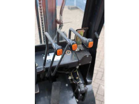 Empilhador a gás 2011  Doosan G25G (35)