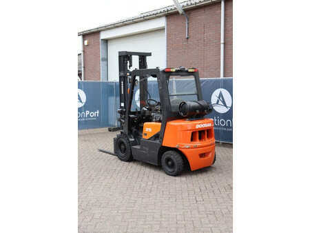 Empilhador a gás 2011  Doosan G25G (4)