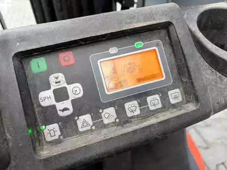 Eléctrica de 4 ruedas 2017  Toyota 8FBM16T (10)