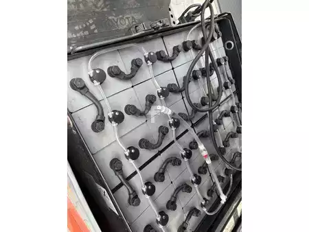 Eléctrica de 4 ruedas 2017  Toyota 8FBM16T (12)