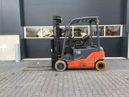 Eléctrica de 4 ruedas 2017  Toyota 8FBM16T (2)