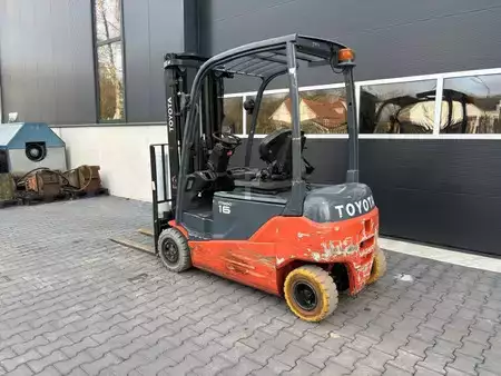 Eléctrica de 4 ruedas 2017  Toyota 8FBM16T (3)