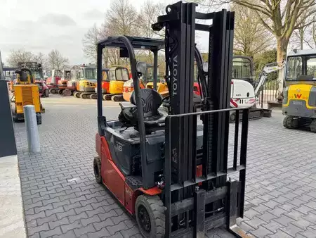 Eléctrica de 4 ruedas 2017  Toyota 8FBM16T (7)