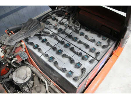 Eléctrica de 4 ruedas - Linde E 16 (17)