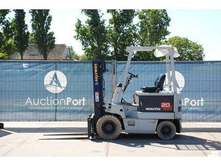 Carrelli elettrici 4 ruote 1990  Komatsu FB20G-3 (2)