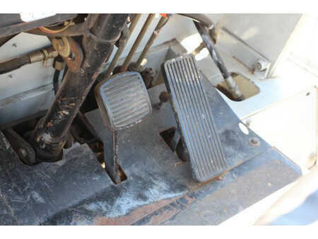 Carrelli elettrici 4 ruote 1990  Komatsu FB20G-3 (22)