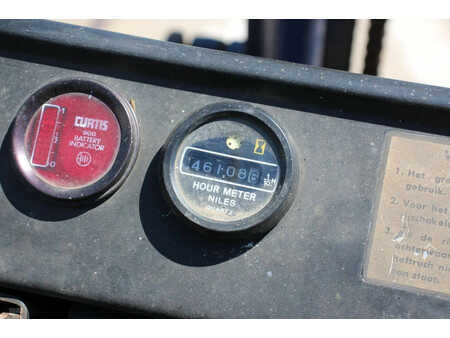 Carrelli elettrici 4 ruote 1990  Komatsu FB20G-3 (25)
