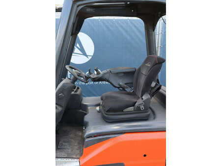 Elektryczne 4-kołowe 2020  Linde E16L-02 (22)