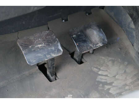 Elektryczne 4-kołowe 2020  Linde E16L-02 (24)