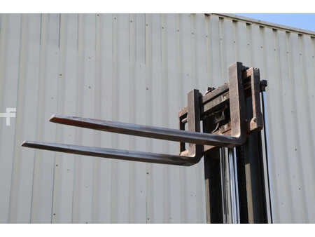 Elektryczne 4-kołowe 2020  Linde E16L-02 (34)