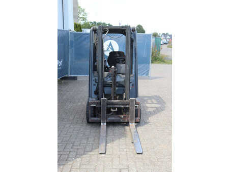 Elektryczne 4-kołowe 2020  Linde E16L-02 (8)