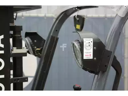 Elektryczne 4-kołowe 2018  Toyota 8FBE15T (13)