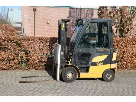 Gas gaffeltruck 2014  Yale GLP16VX (1)
