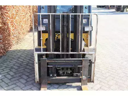 Gas gaffeltruck 2014  Yale GLP16VX (13)