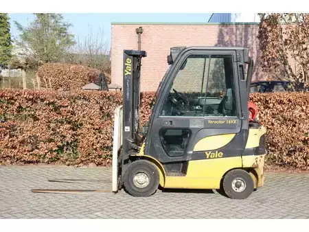 Gas gaffeltruck 2014  Yale GLP16VX (2)