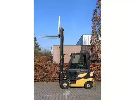 Gas gaffeltruck 2014  Yale GLP16VX (32)