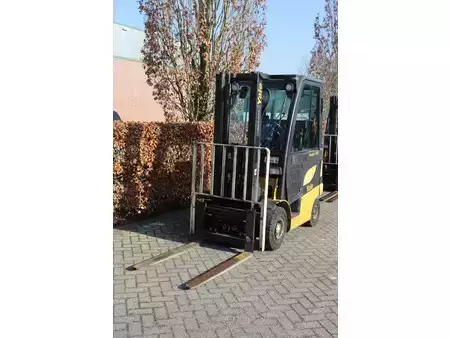 Gas gaffeltruck 2014  Yale GLP16VX (9)