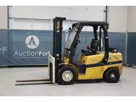 Diesel truck 2011  Yale GDP35VX (1)