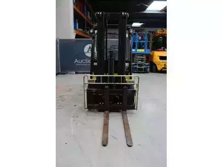 Diesel truck 2011  Yale GDP35VX (8)