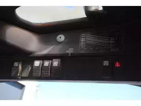 LPG heftrucks 2005  Fenwick H40T (29)