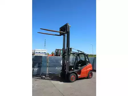 LPG heftrucks 2005  Fenwick H40T (31)