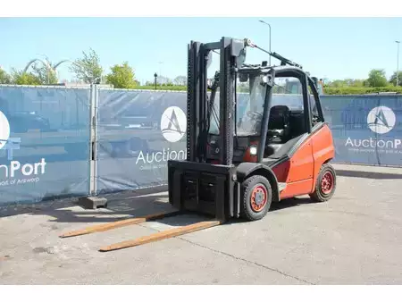 LPG heftrucks 2005  Fenwick H40T (8)