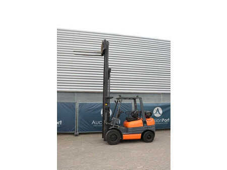 Treibgasstapler 1994  Toyota 02-6FGF-30 (22)